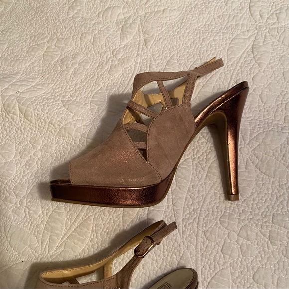 AUDREY BROOKE HEELS, Size 7 - Picture 3 of 13
